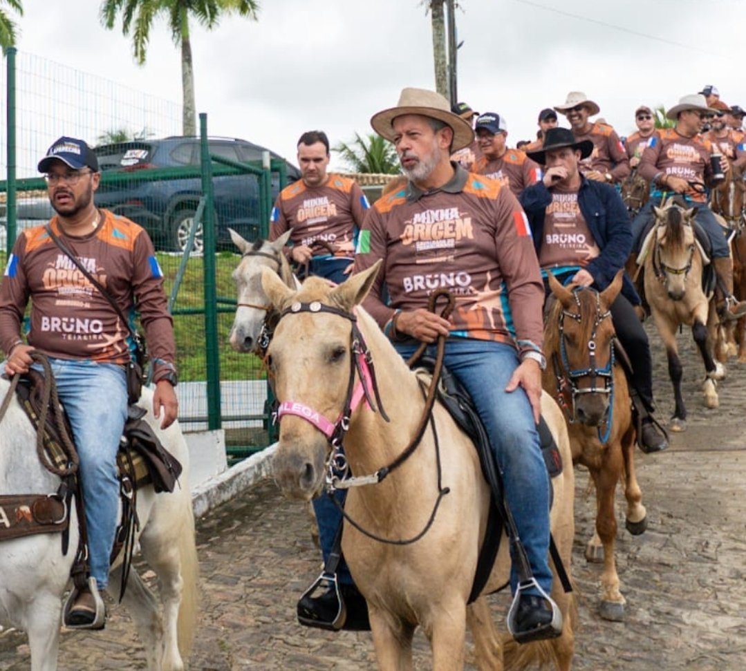 “Cavalgada é resistência cultural e homenagem ao trabalhador que sustenta o Nordeste”, diz Arthur Lira em Maribondo