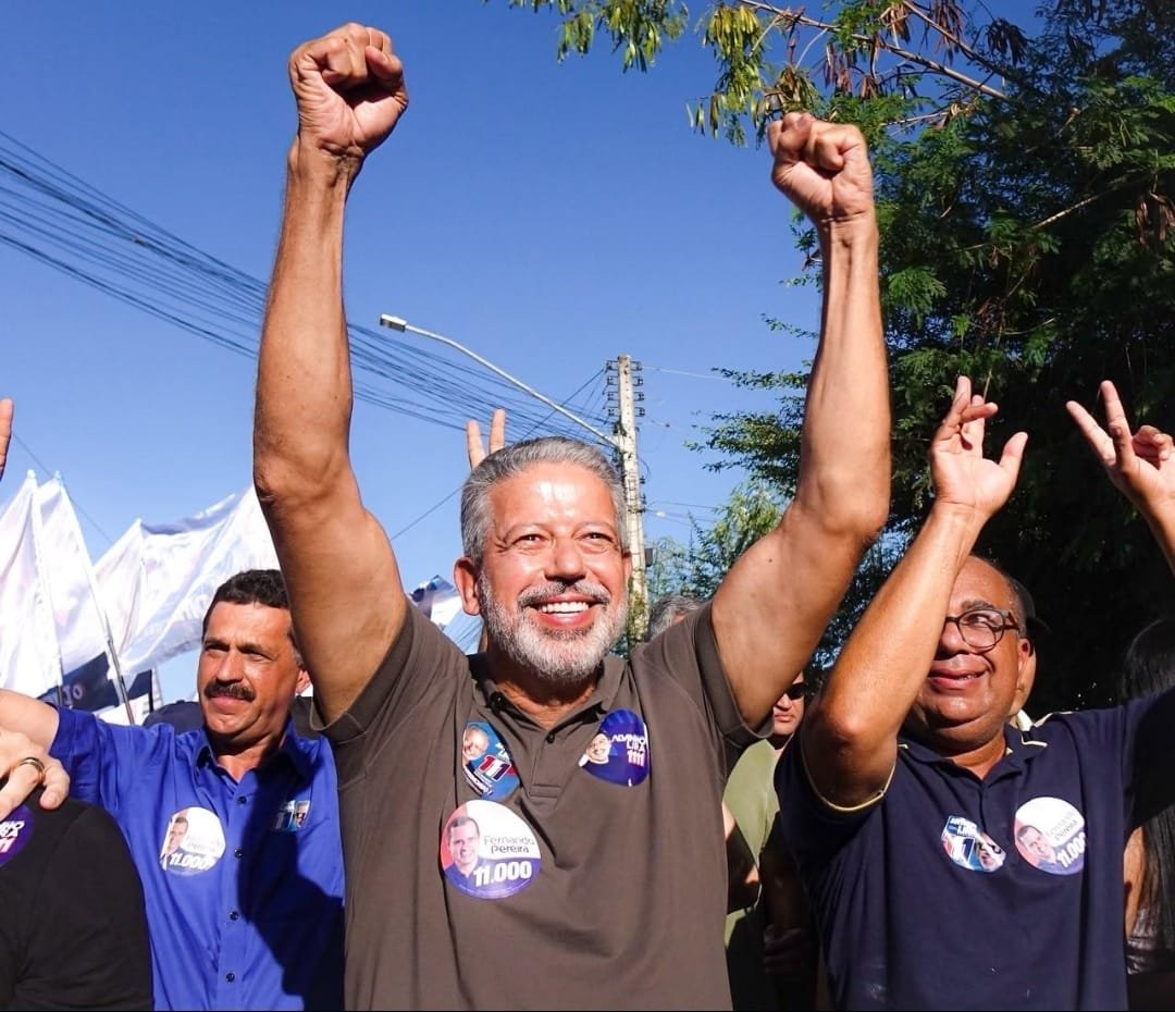 Favorito ao Senado, Arthur Lira recebe apoio da população de Limoeiro de Anadia em reconhecimento ao trabalho realizado em defesa do município e do Agreste